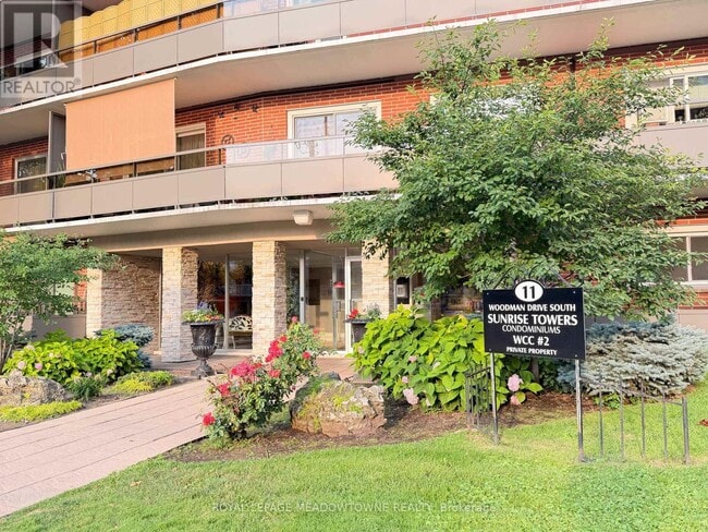 Building Photo - 11 Woodman Dr S