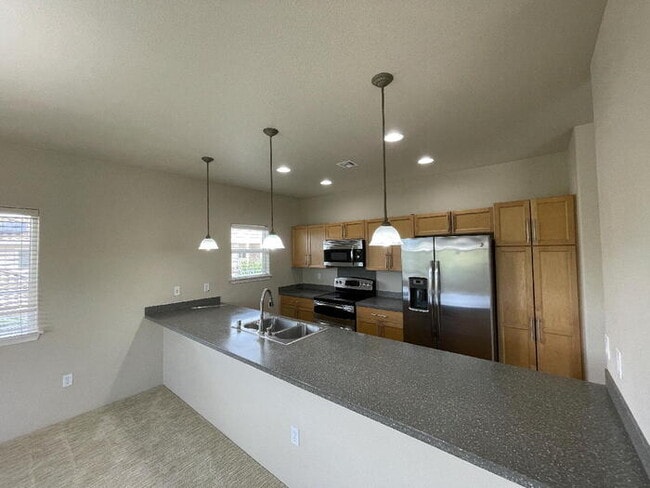 Building Photo - To register for the showing time below, note the 4 digit code: 5364 and click "APPLY NOW."(mobile...