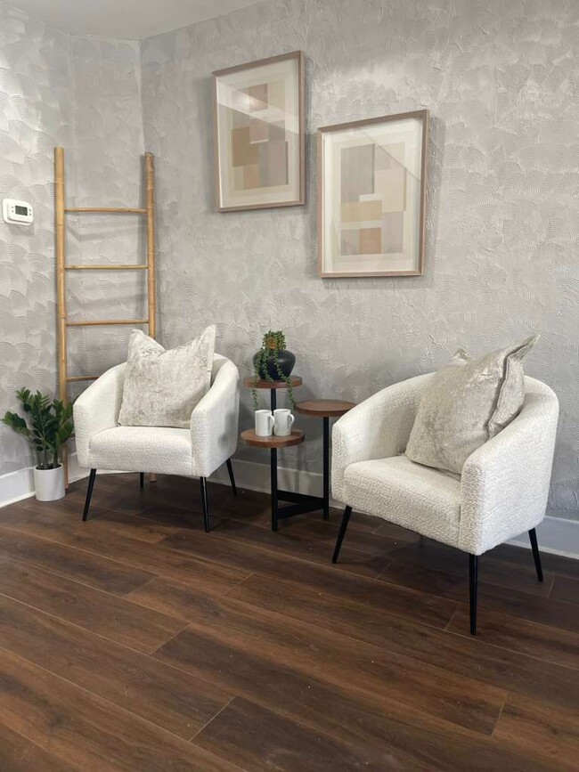 Foto del edificio - 645 Dumbarton Ave