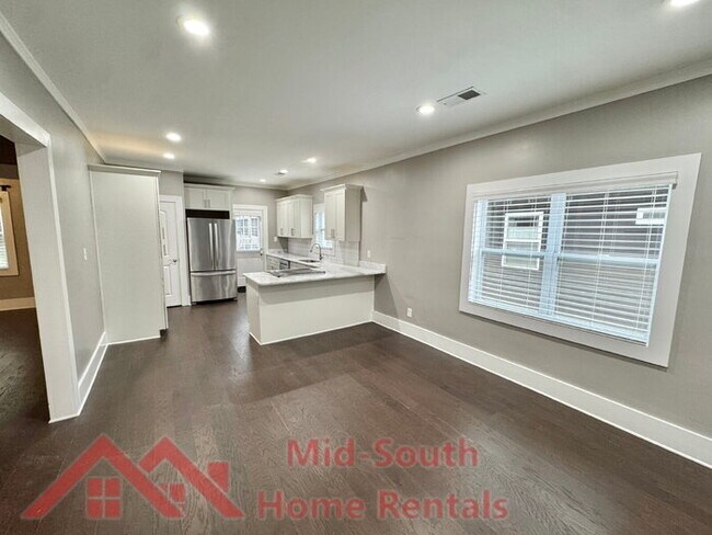 Foto del edificio - 1046 Tanglewood St