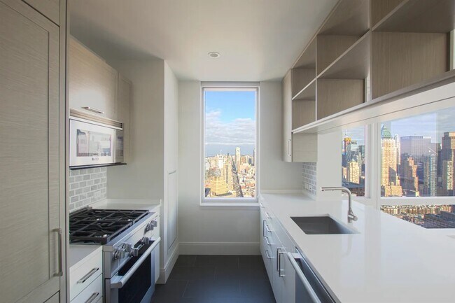 Foto del edificio - 555 10th Ave