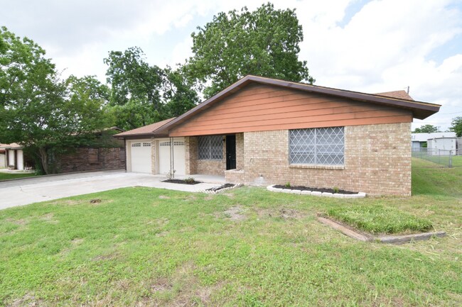 Building Photo - 1003 Bonner Dr