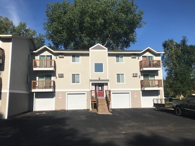 Building Photo - 595 Belland Ave