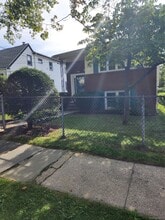 Building Photo - 548 S 9th Ave