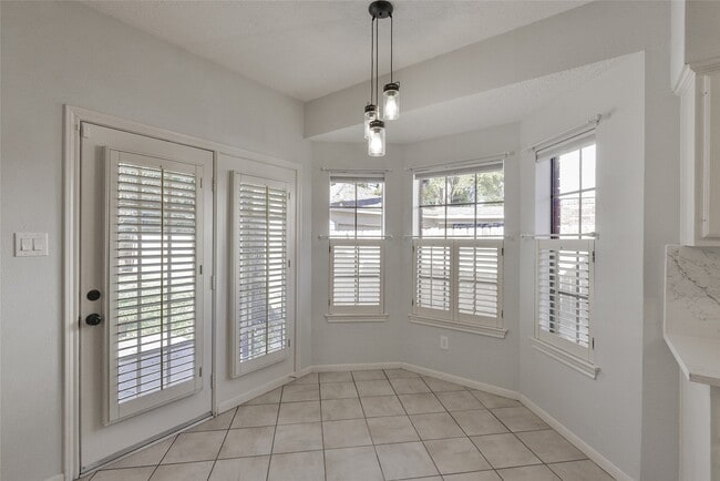 Building Photo - 4527 Natural Bridge Dr