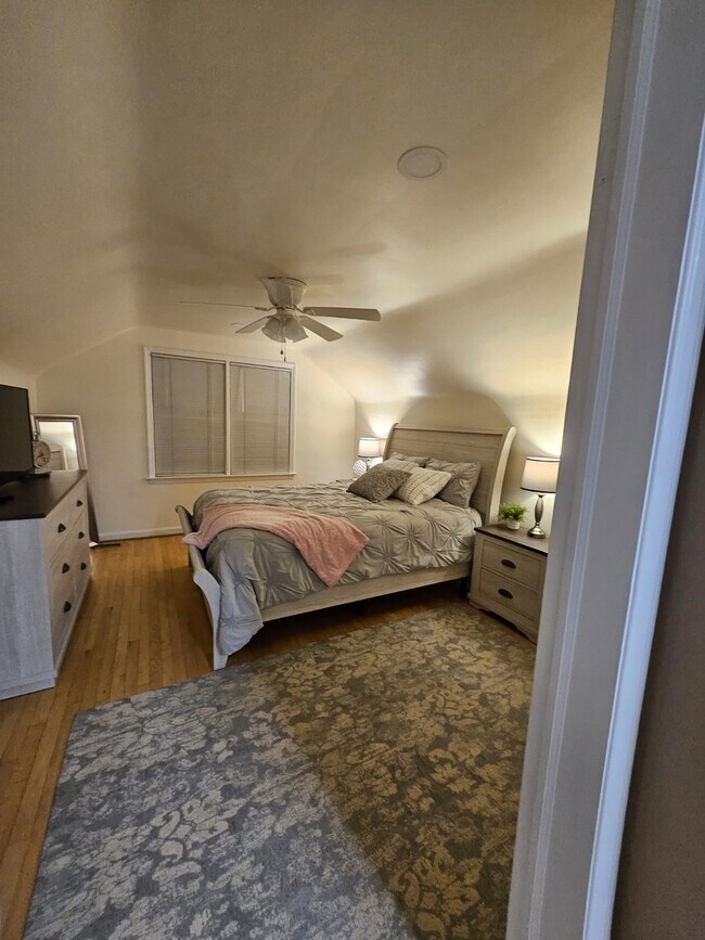 Foto del edificio - 2212 Burger St