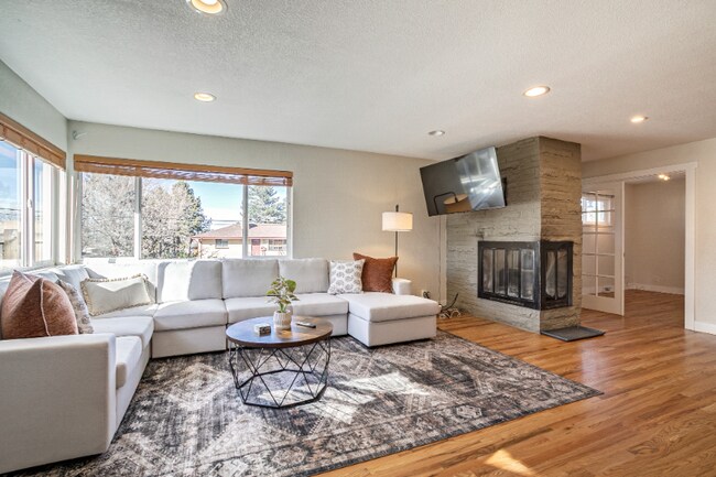 Foto del edificio - 10490 W Dakota Ave