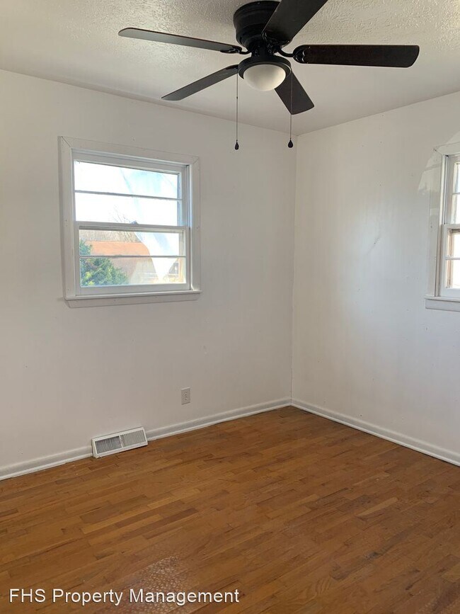 Building Photo - 3 br, 1 bath House - 1528 S Catalina