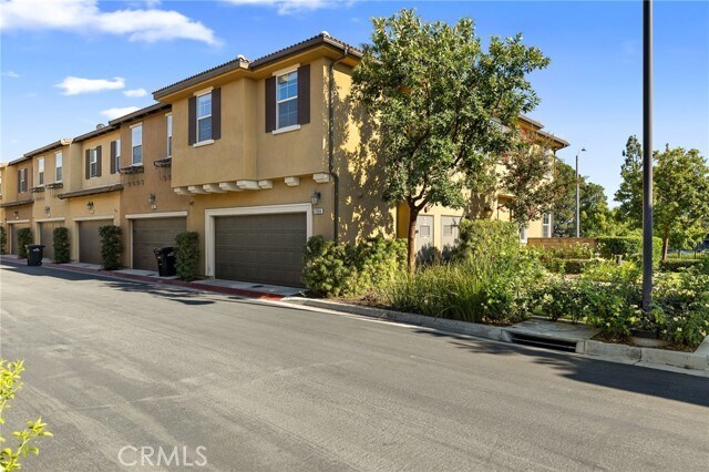Building Photo - 2904 E Via Fiano