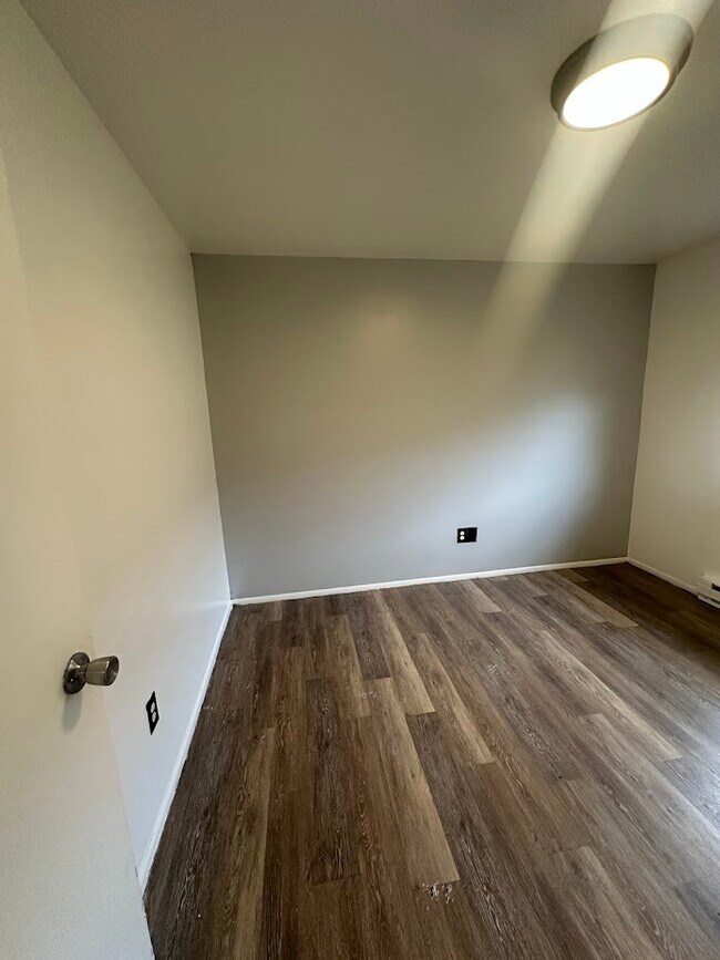 Foto del edificio - 4365 Powell Rd