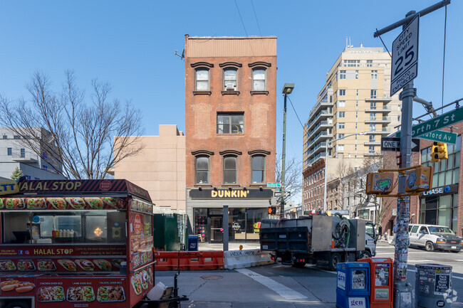 Foto del edificio - 182 Bedford Ave