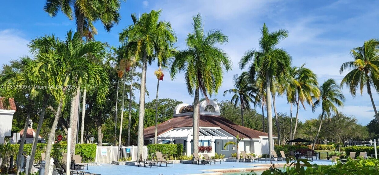 Foto principal - 631 Lyons Rd