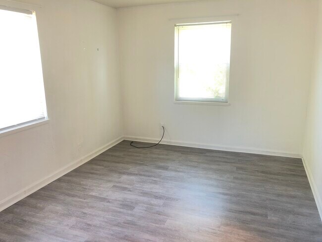Foto del edificio - 1573 Old Ln Ave