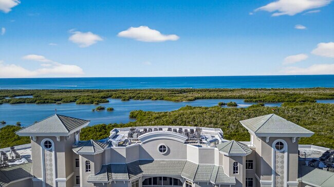 Foto del edificio - 1001 Arbor Lake Dr