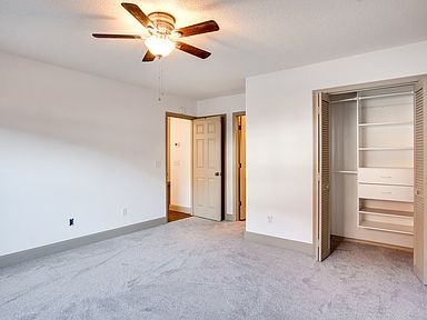 Building Photo - 850 Country Club Dr