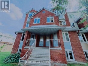 Building Photo - 406 Briston Private