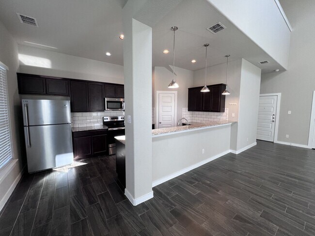 Foto del edificio - Beautiful Townhouse in New Braunfels!