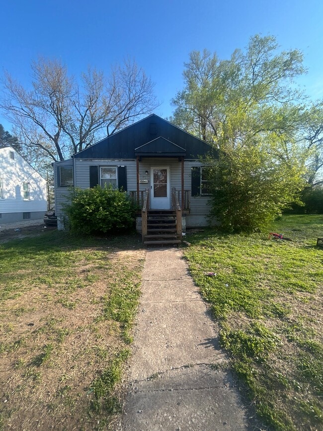 Photo - 5538 Avon Pl House