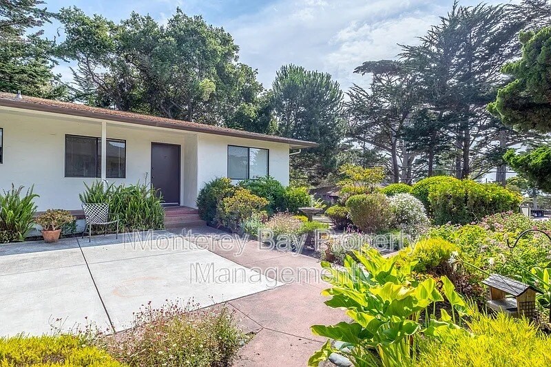Foto principal - 235 Grove Acre Ave