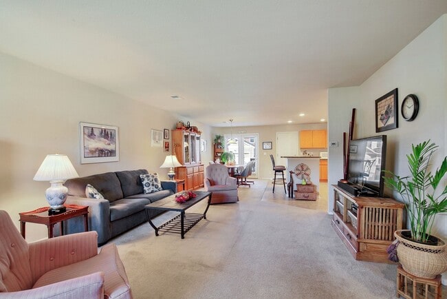 Building Photo - Beautiful 3 bedroom Townhome in Green Vall...