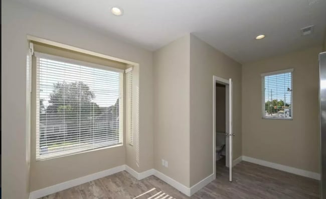 Dining - 3345 S 1100 E