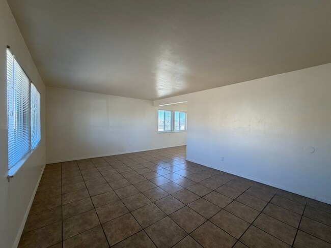 Building Photo - P363