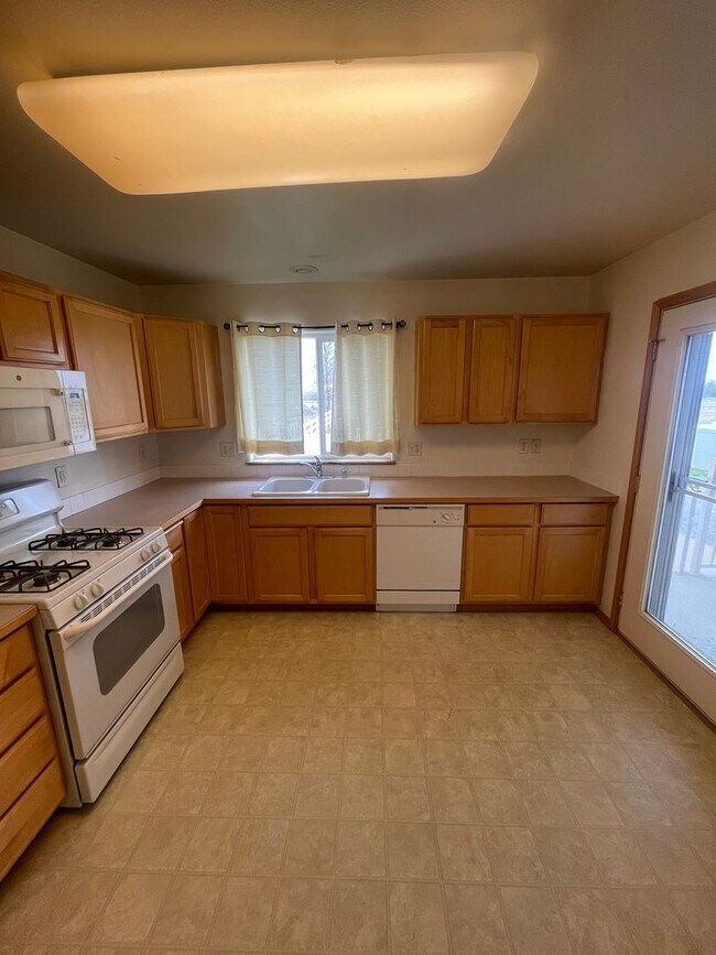 Foto del edificio - Charming 3 bed 2 bath in Five Mile Prairie