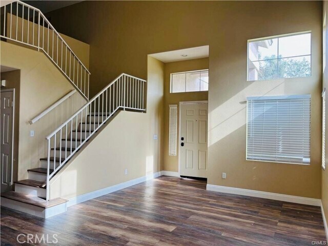 Building Photo - 39733 School House Way