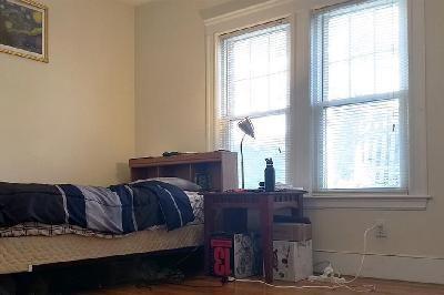 Foto del edificio - 3 bedroom in Belmont MA 02478