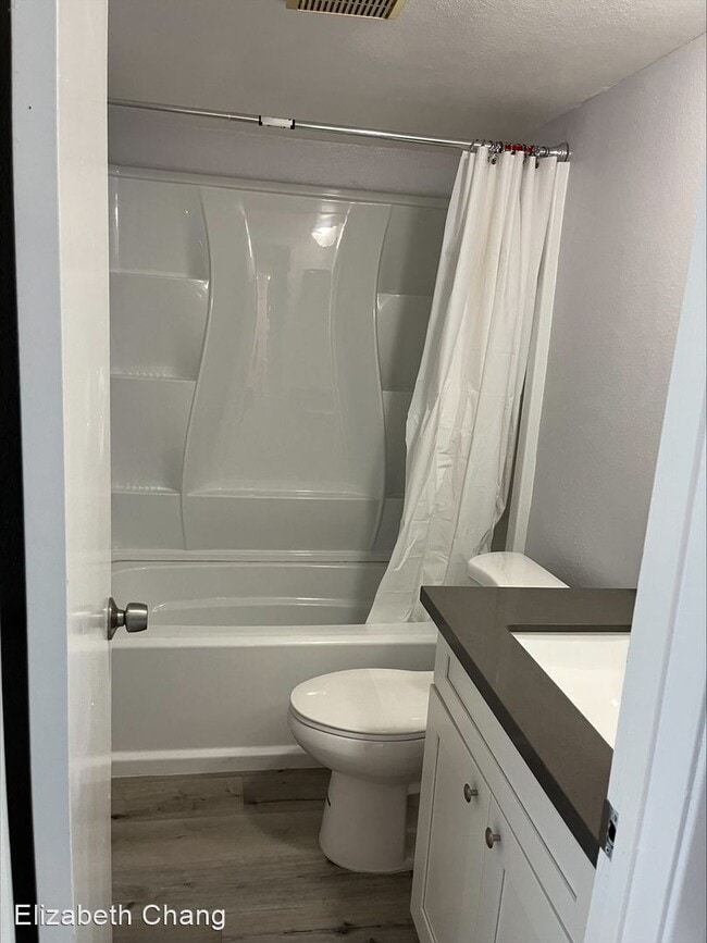 Building Photo - 3 br, 2.5 bath House - 1814 Pepper Street....