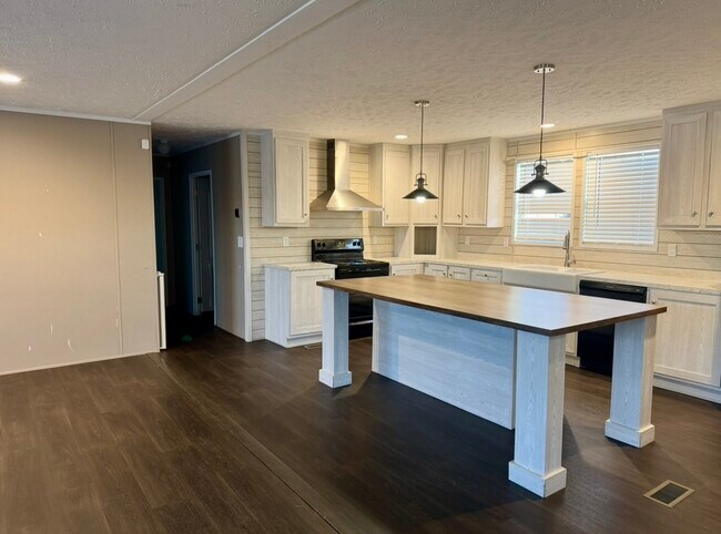 Foto del edificio - 459 Mason Hill Ln