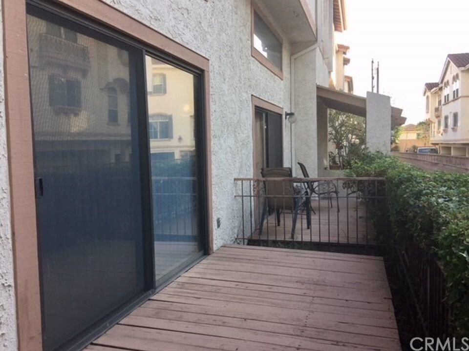 Building Photo - 1006 Arcadia Ave