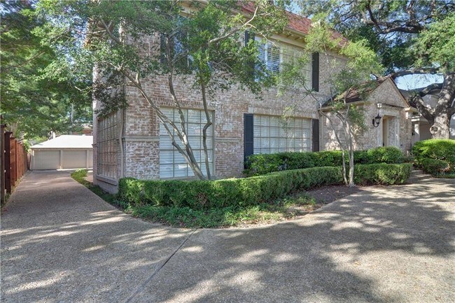 Building Photo - 4417 Normandy Ave