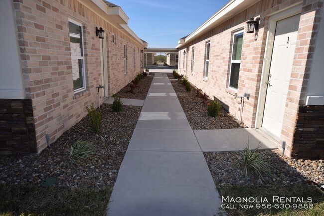 Building Photo - MonMack Landing