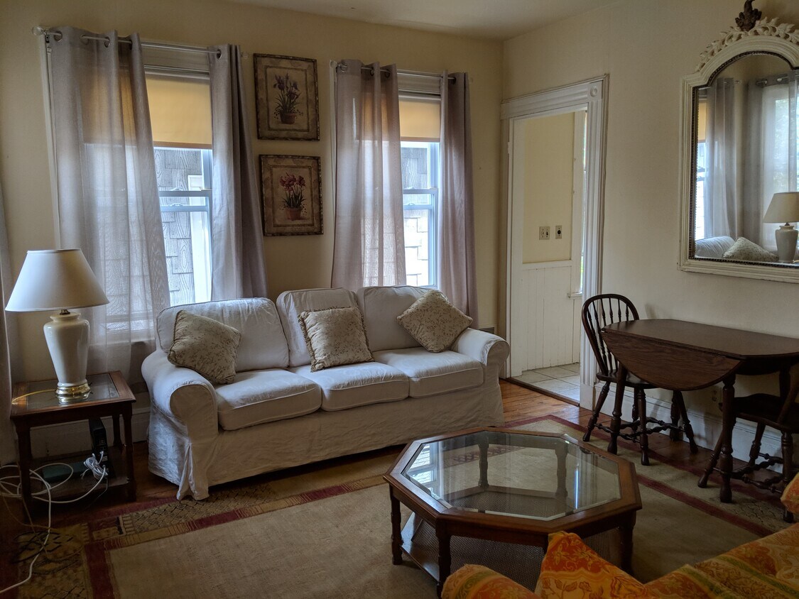 Primary Photo - 18 Linden St