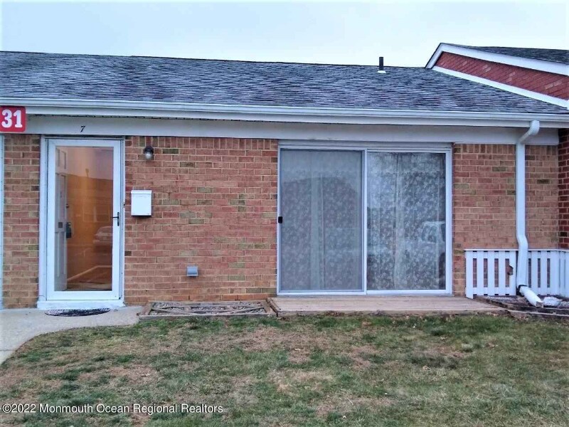 Primary Photo - 7 River Ln