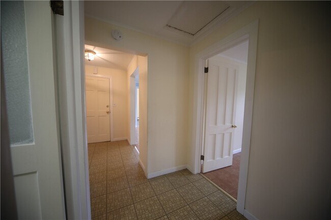 Building Photo - 1640 NY-7