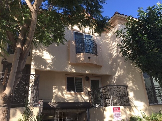 Foto del edificio - 13621-13623 Sherman Way