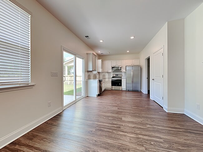Foto del edificio - 281 Bering Ln