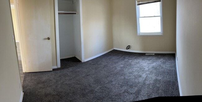 Building Photo - 2018 E 7th St