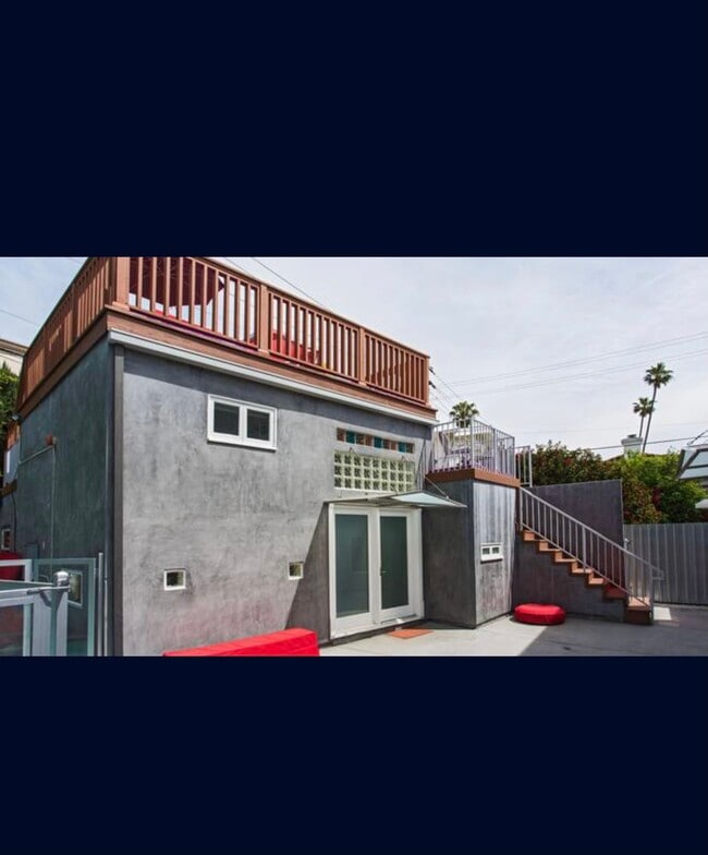 Building Photo - 8661 Clifton Way