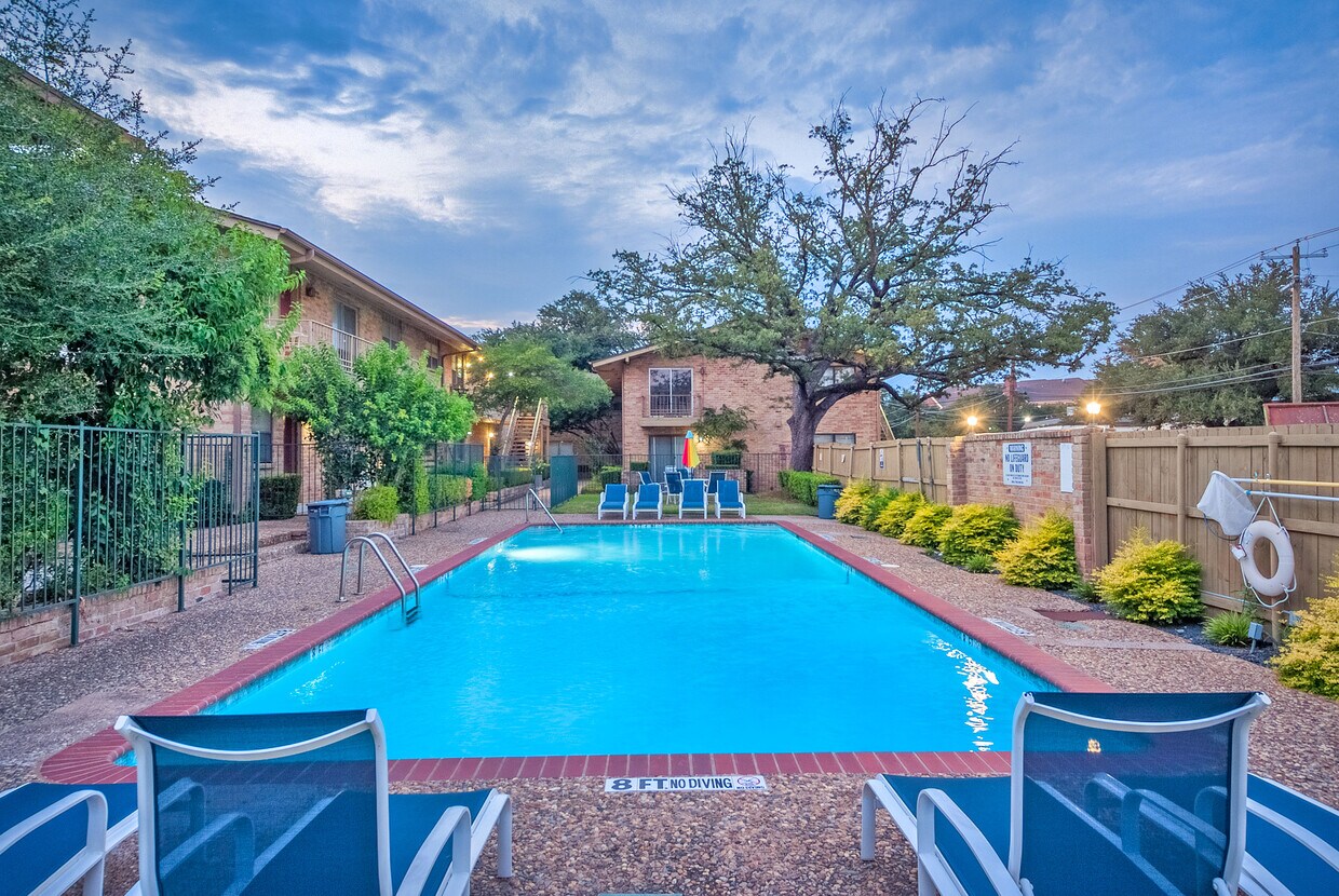 Foto principal - 11234 Park Central Pl