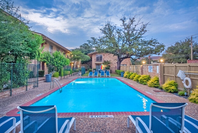 Building Photo - 11234 Park Central Pl