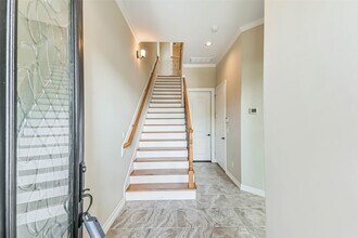Building Photo - 11115 Olympia Dr