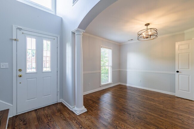 Building Photo - 10191 Wynmanor Dr