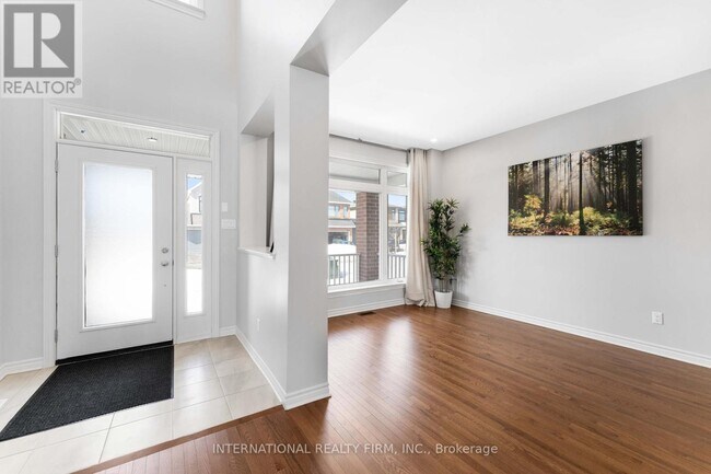 Photo du bâtiment - 696 Moonflower Cres