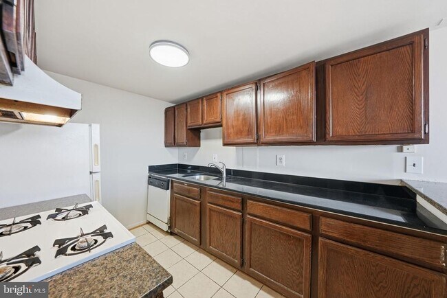 Foto del edificio - 4600 Duke St