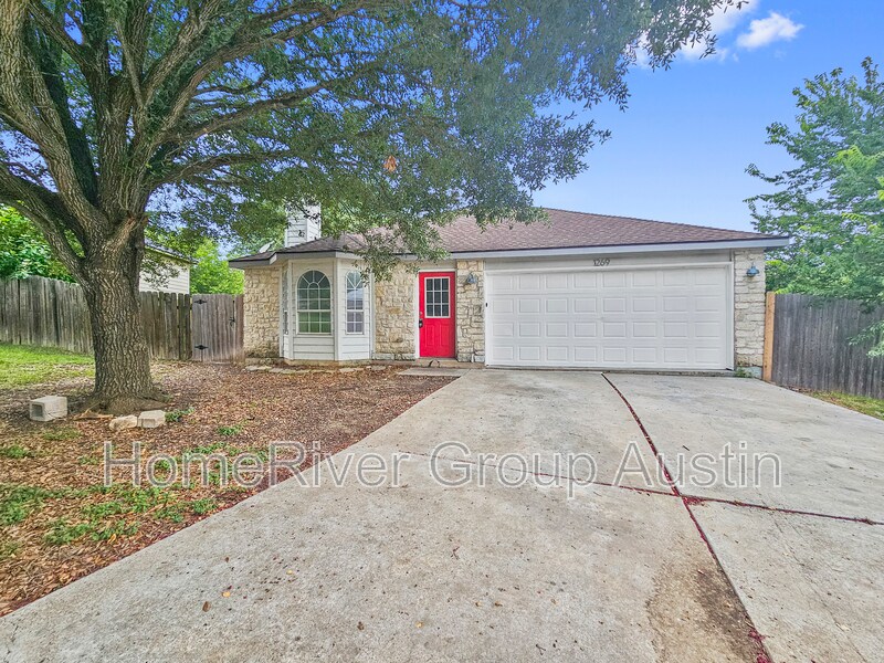 Foto principal - 1269 Hilltop Dr