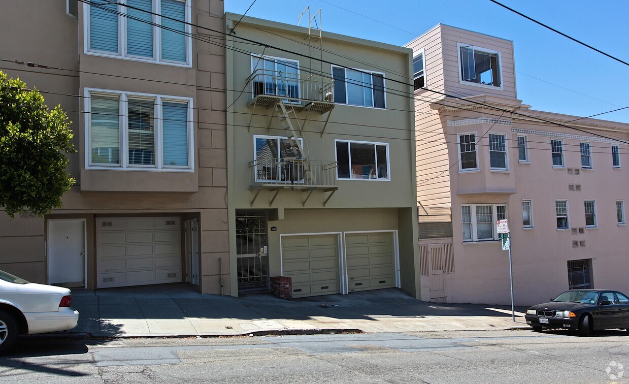 Building Photo - 2749 Gough St