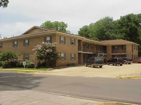 Primary Photo - Old South Apartment